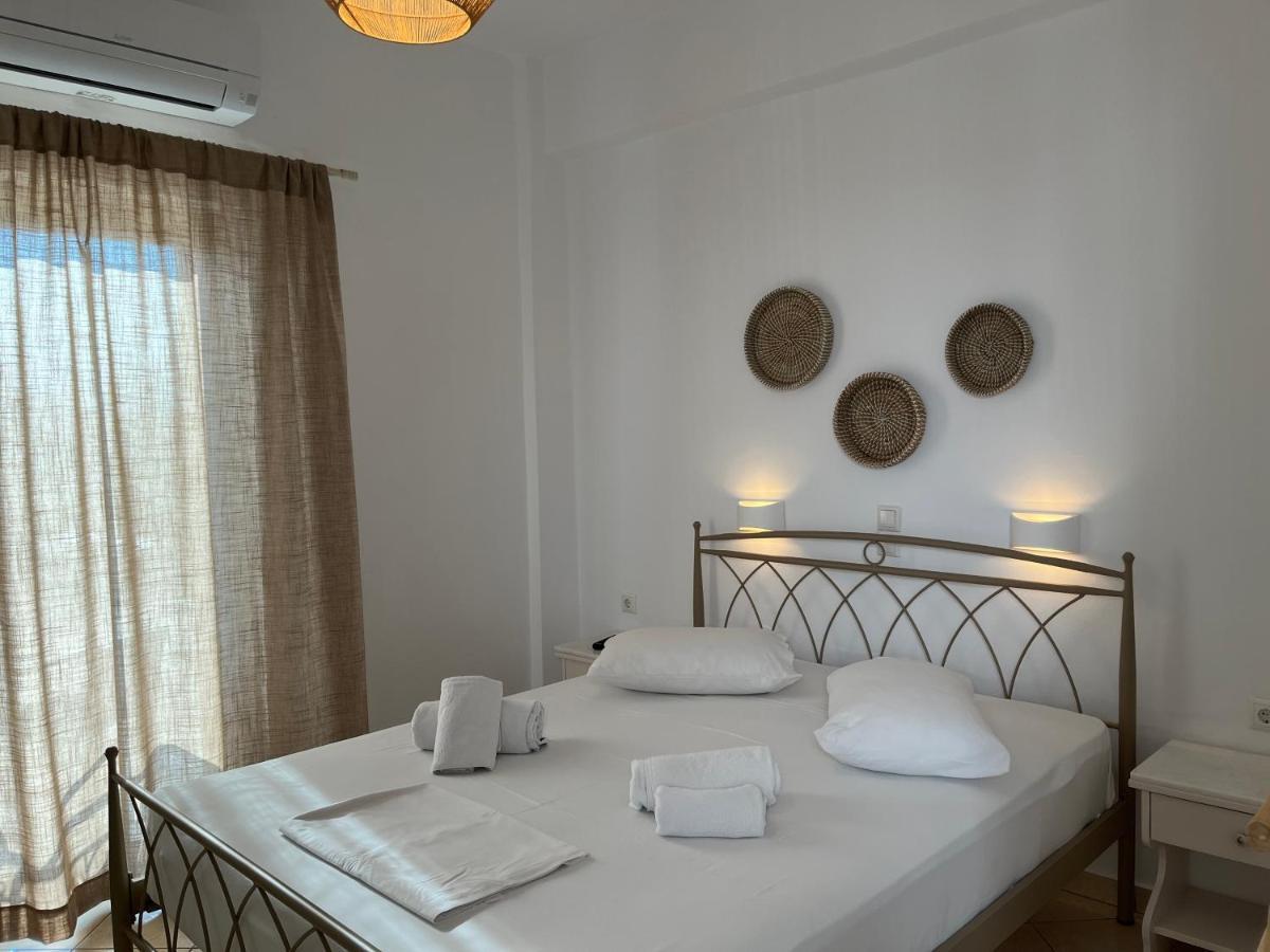 Hotel Chrisoula Antiparos Town Exteriör bild