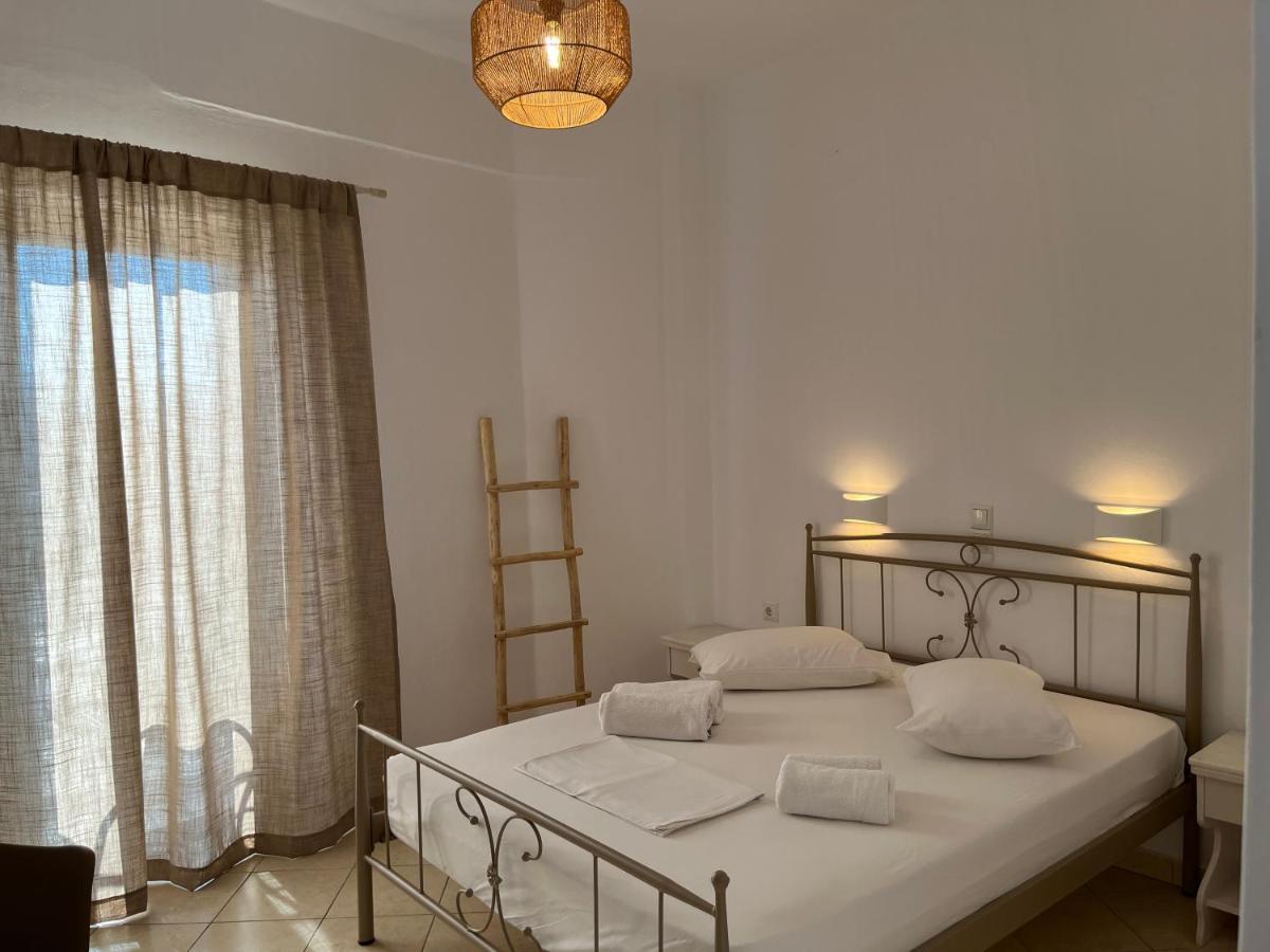 Hotel Chrisoula Antiparos Town Exteriör bild